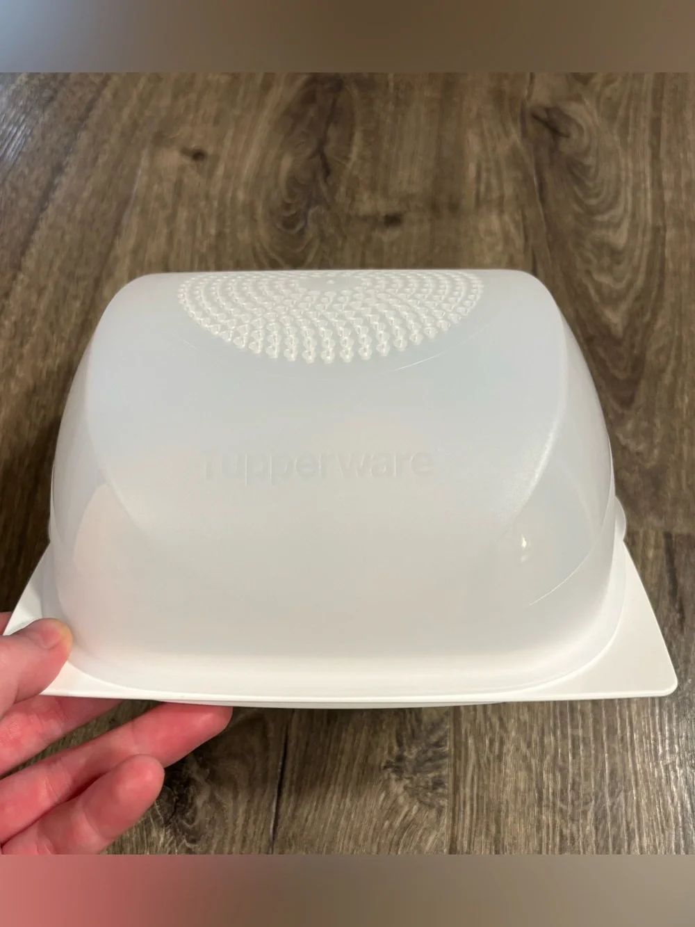 Tupperware CheeSmart Small Square Cheese Keeper 5437A-1 LIKE NEW